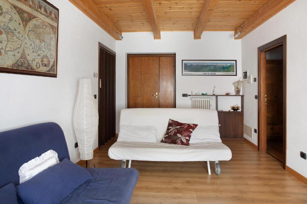 Atirano Villa Luaran gambar